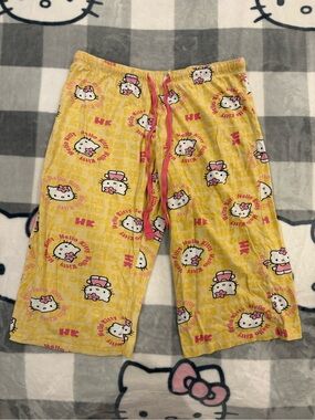 Vintage 2009 Hello Kitty Sanrio Yellow Pink Capri Pajama Pants